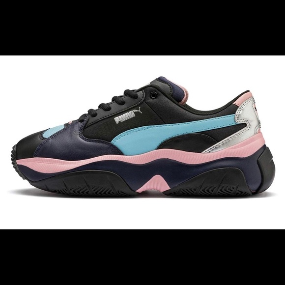 tennis shoes pumas womens